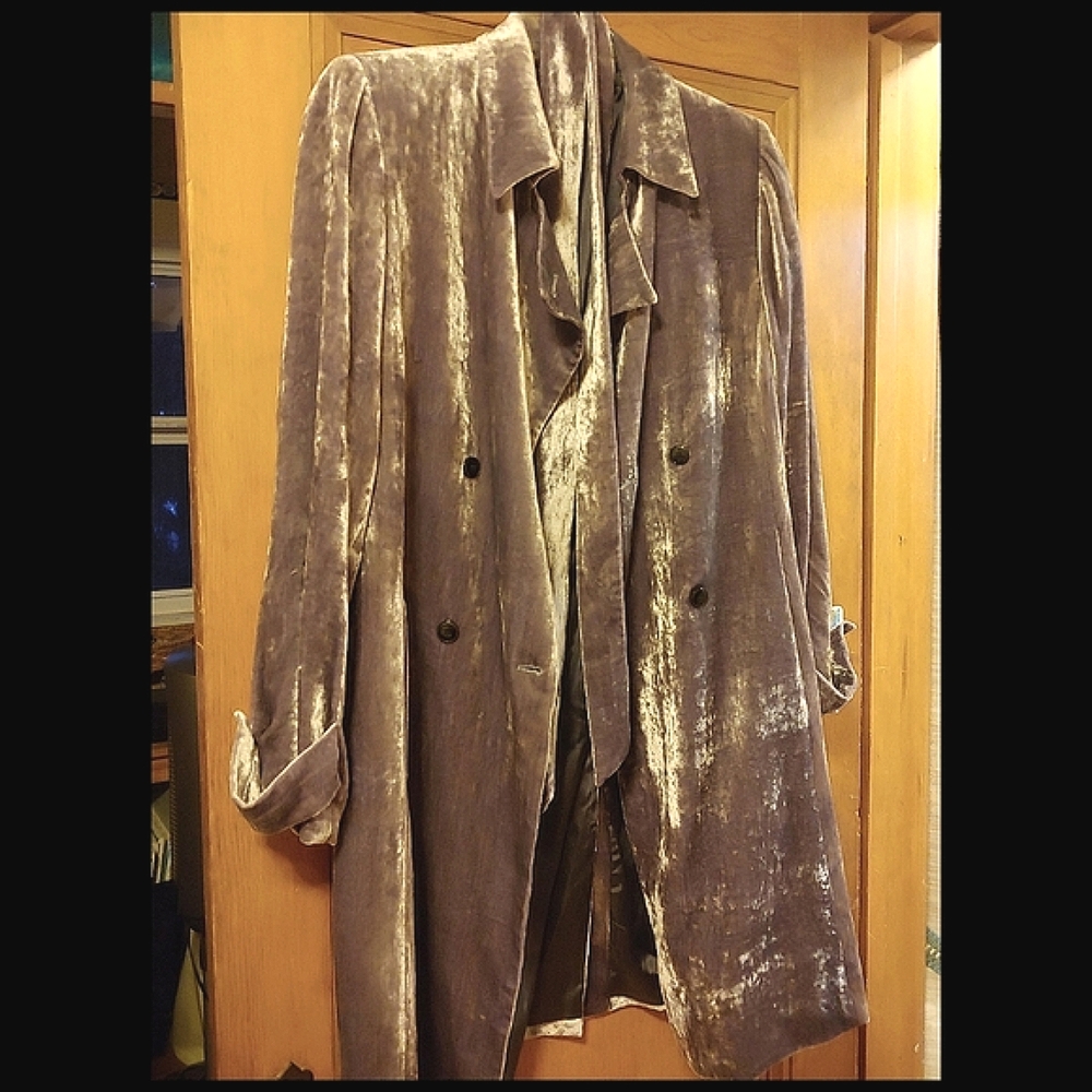 Velvet blazer, lined & belted